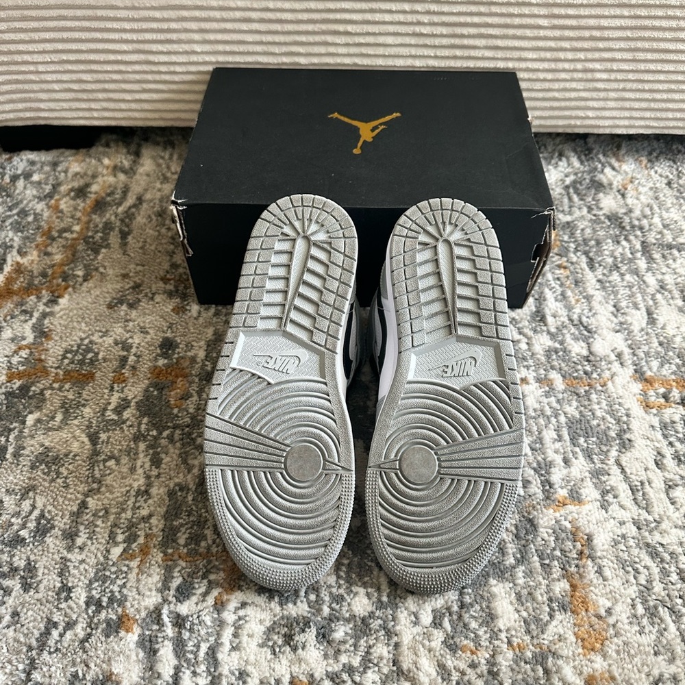 Jordan High-Top Sneakers - White and Grey - Picture 3 of 7